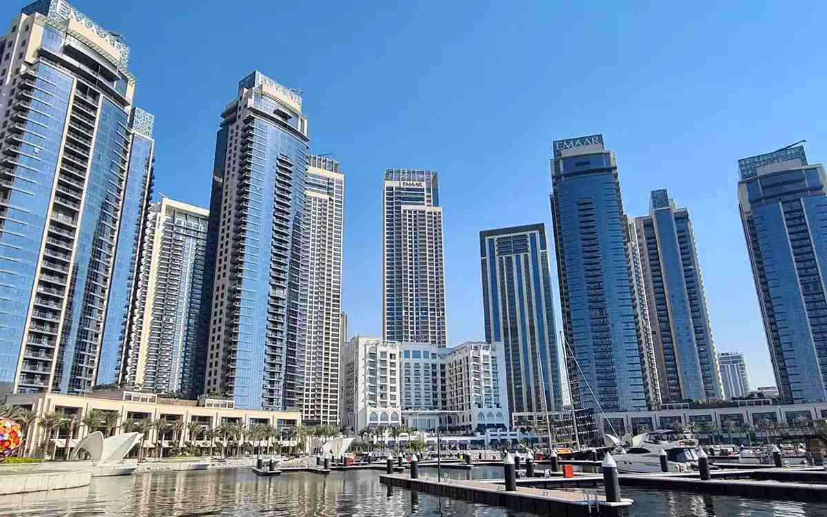 أسواق تقليدية حول خور؛ لون، رائحة وحياة حقيقية في دبي