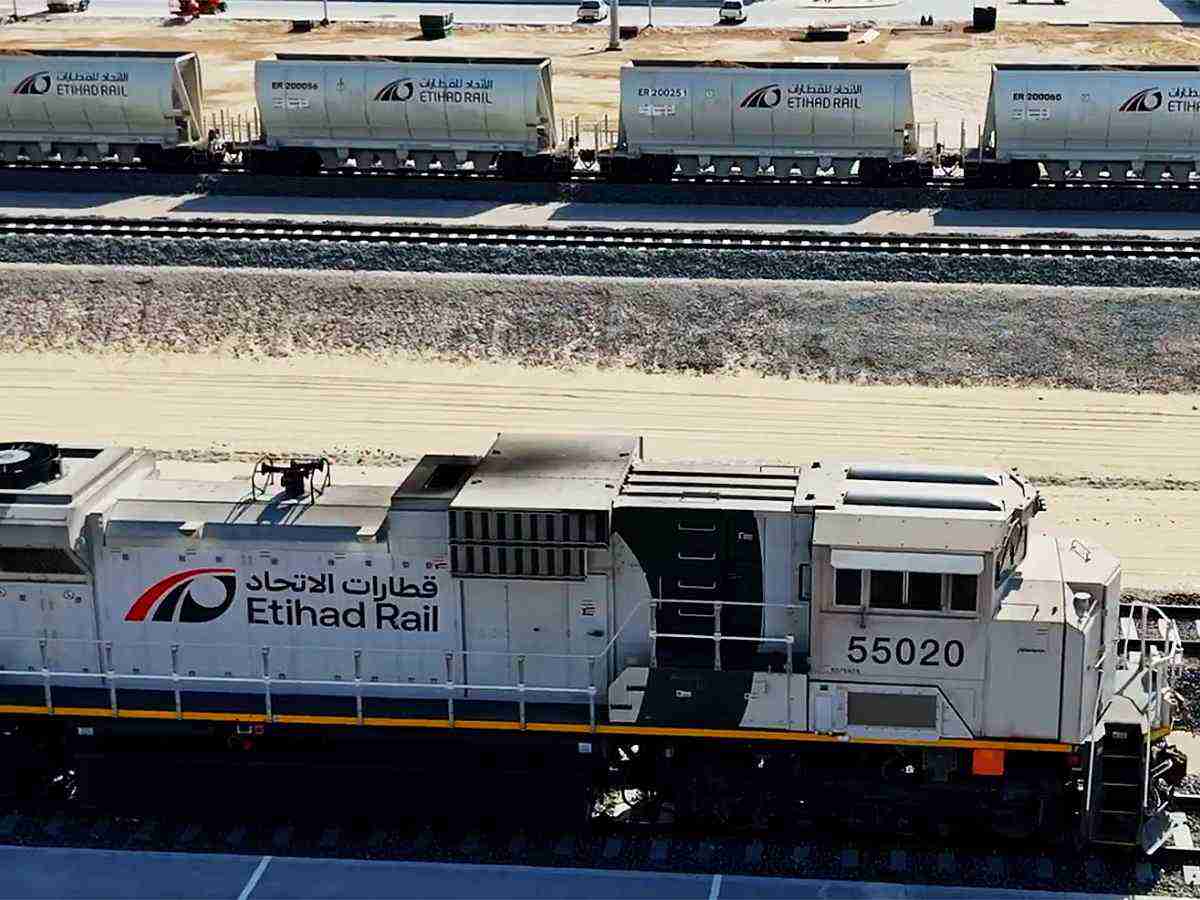 الاتحاد للقطارات تطلق خط شحن مباشر بين الفجيرة والمدينة الصناعية بأبوظبي