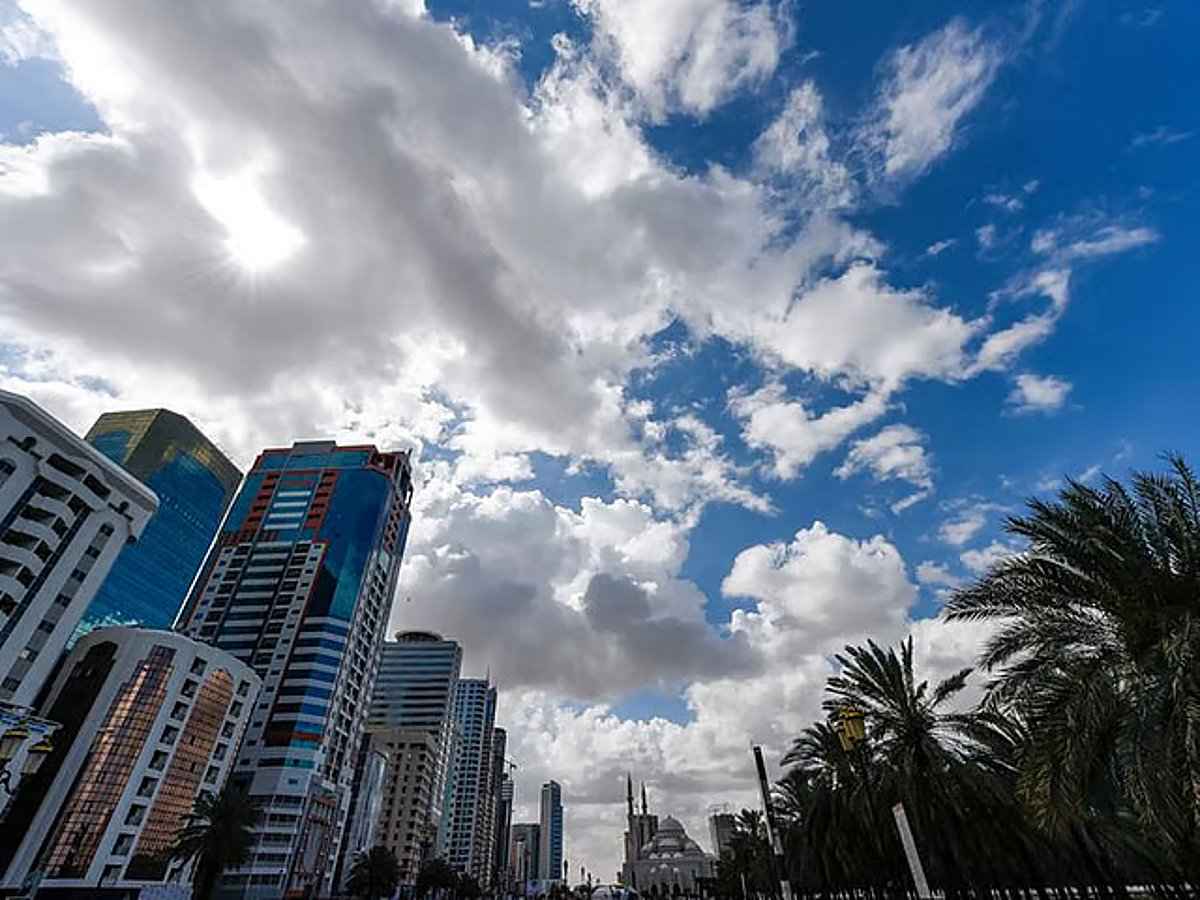 طقس رمضان 2026: سماء صافية وضباب صباحي في الإمارات العربية المتحدة