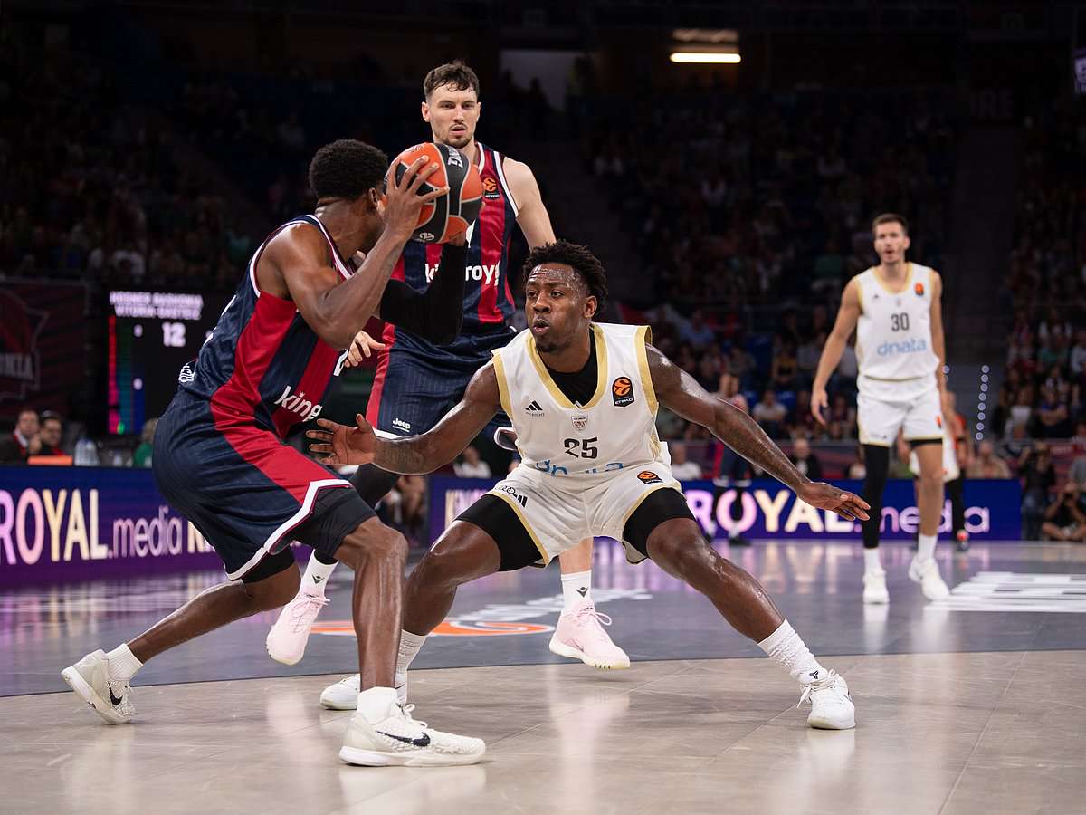 دبي باسكتبول يحقق أول فوز خارج ملعبه في اليوروليغ بالفوز على باسكونيا 93-79