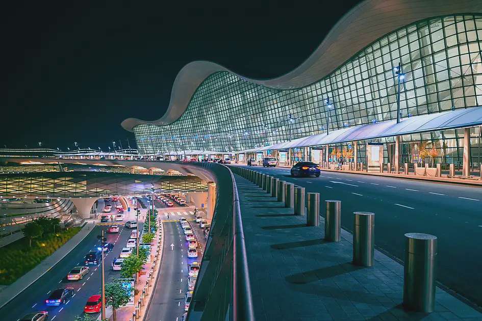 Abu Dhabi Adds 1,100 Taxis to Ease Airport and City Travel