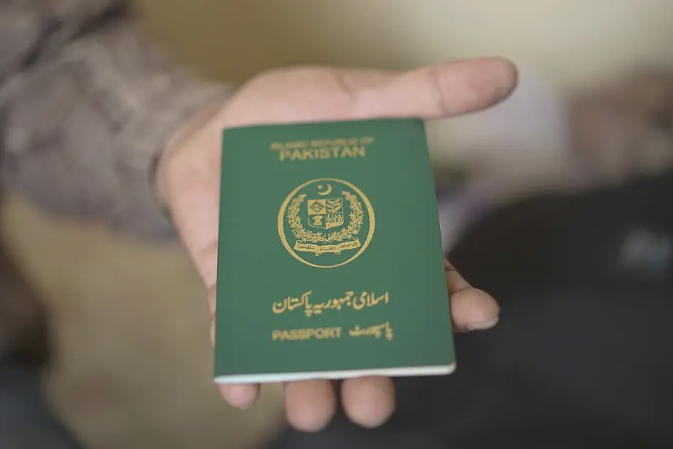 Pakistan starts issuing e-passports to its nationals in the UAE