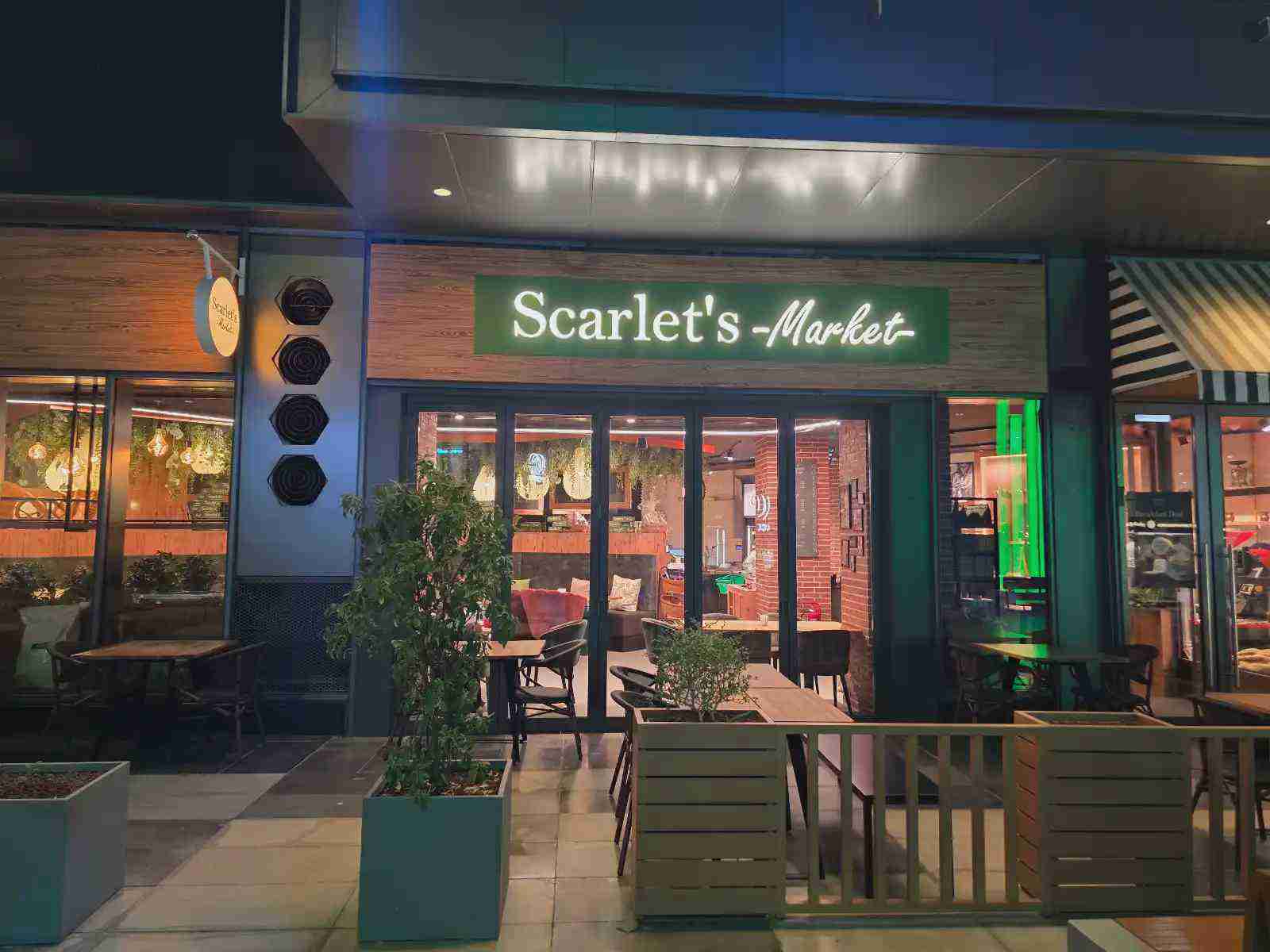اسکارلتز مارکت - cafe-restaurant